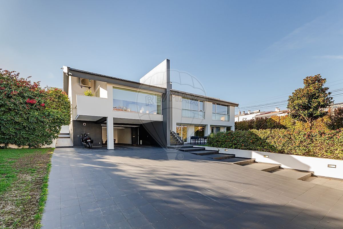 Home for sale in Amadora, Portugal