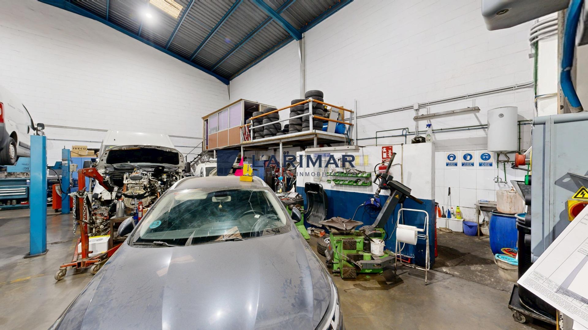 INDUSTRIAL WAREHOUSE IN POLÍGONO – ALICANTE