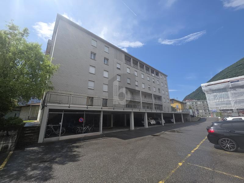 SUNNY AND SPACIOUS DUPLEX