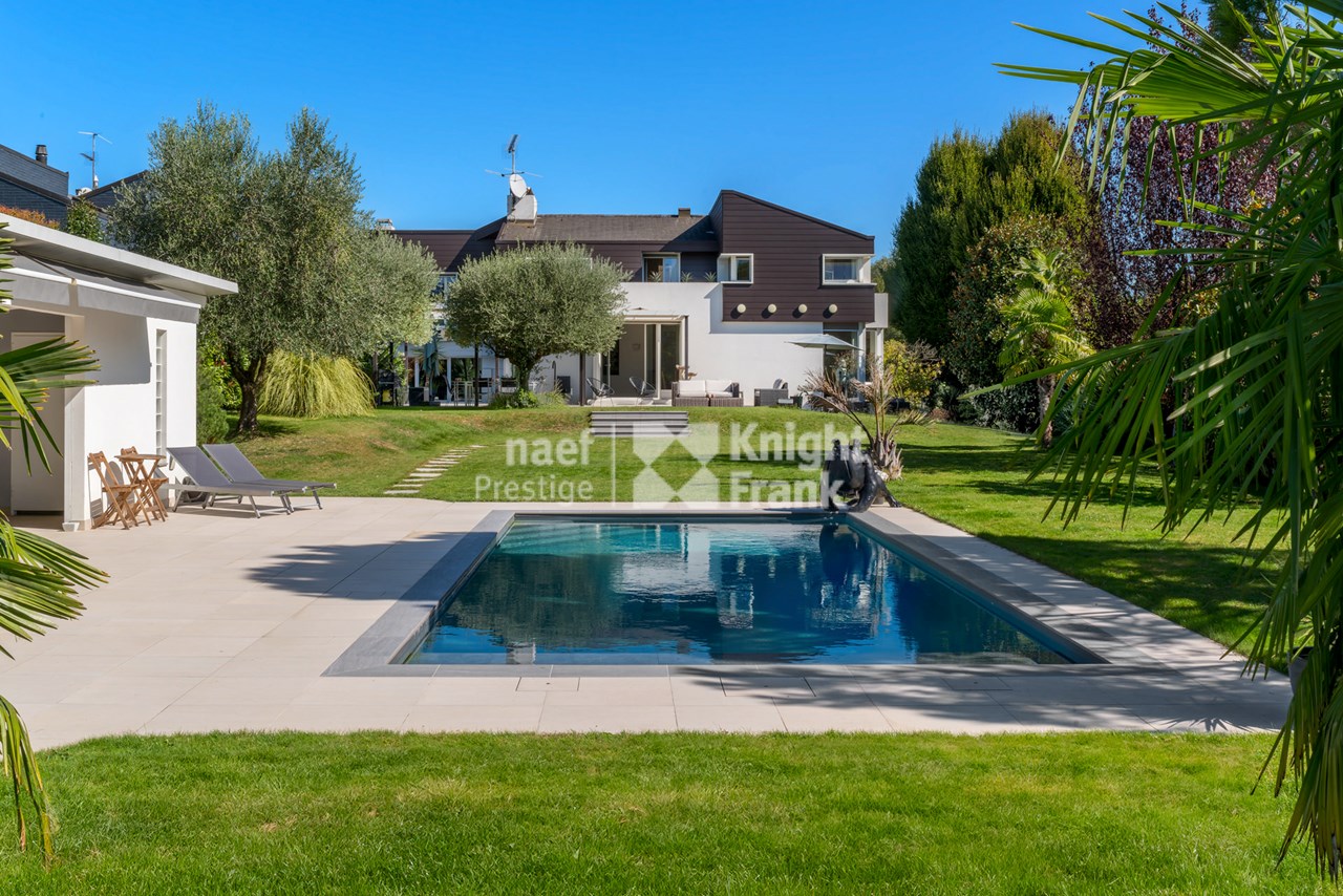 Contemporary villa in the Geneva countryside