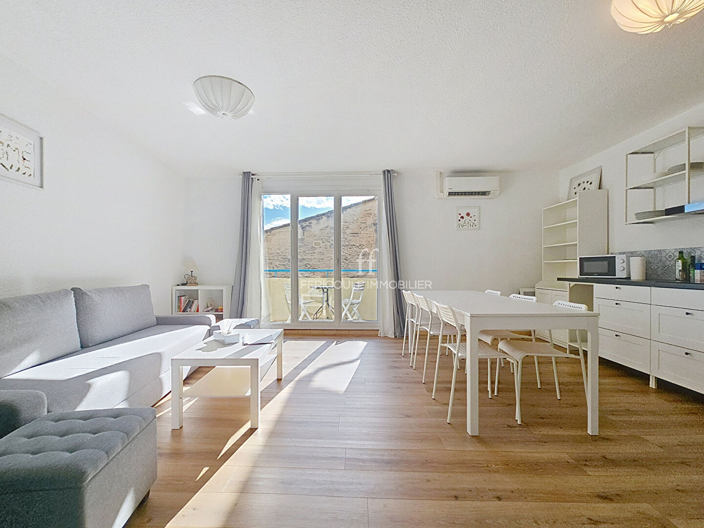 Avignon Intra-Muros. Apartment of 85 m2 with 3 bedrooms, 2 terraces, parking and cellar