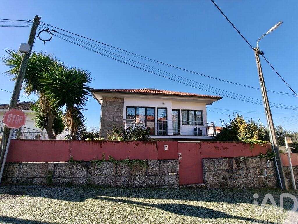 House/villa T3 in Milheirós of 177 sq m