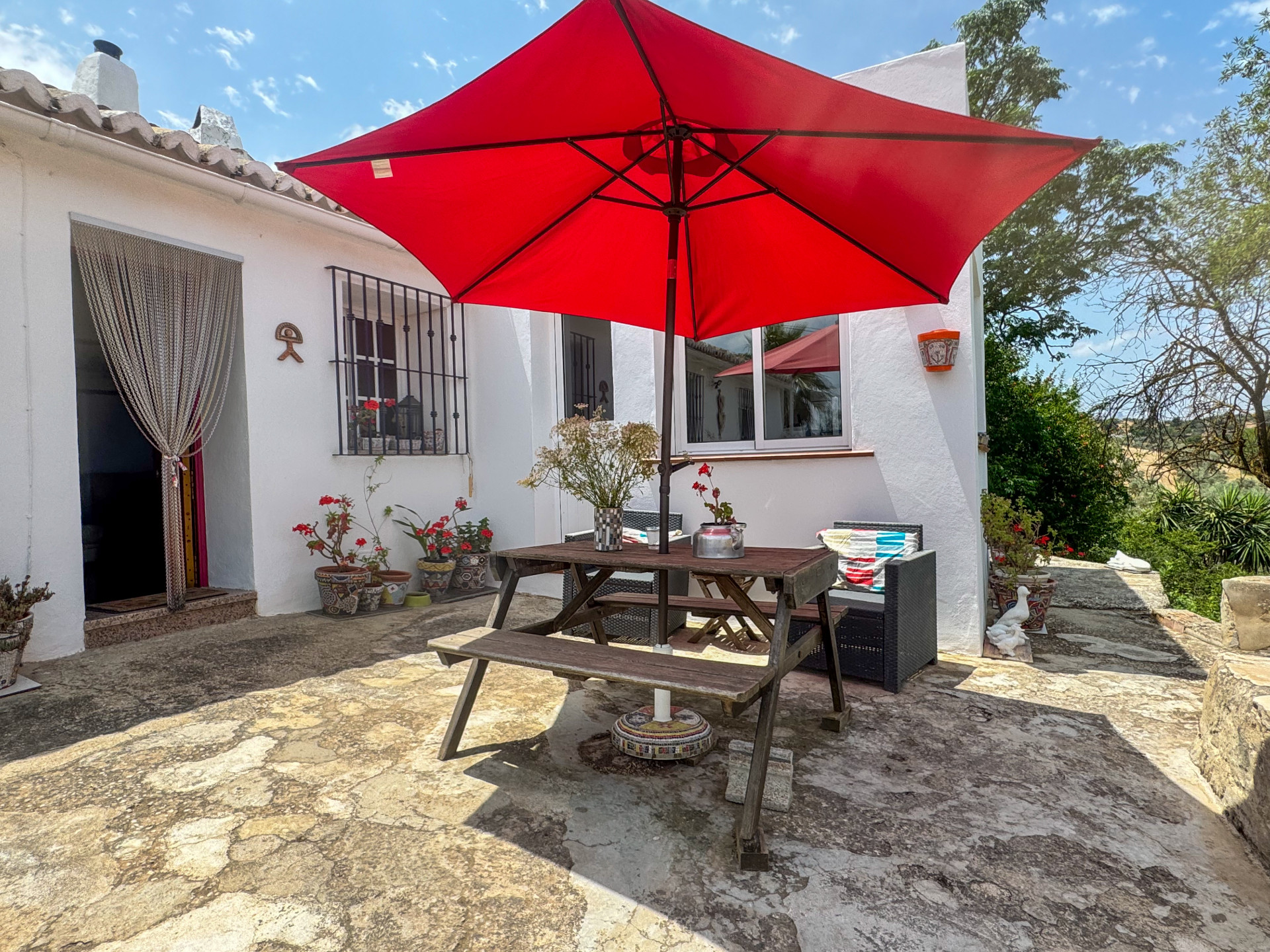 Charming Country Home with Stunning Views – Just 10 Minutes from Antequera