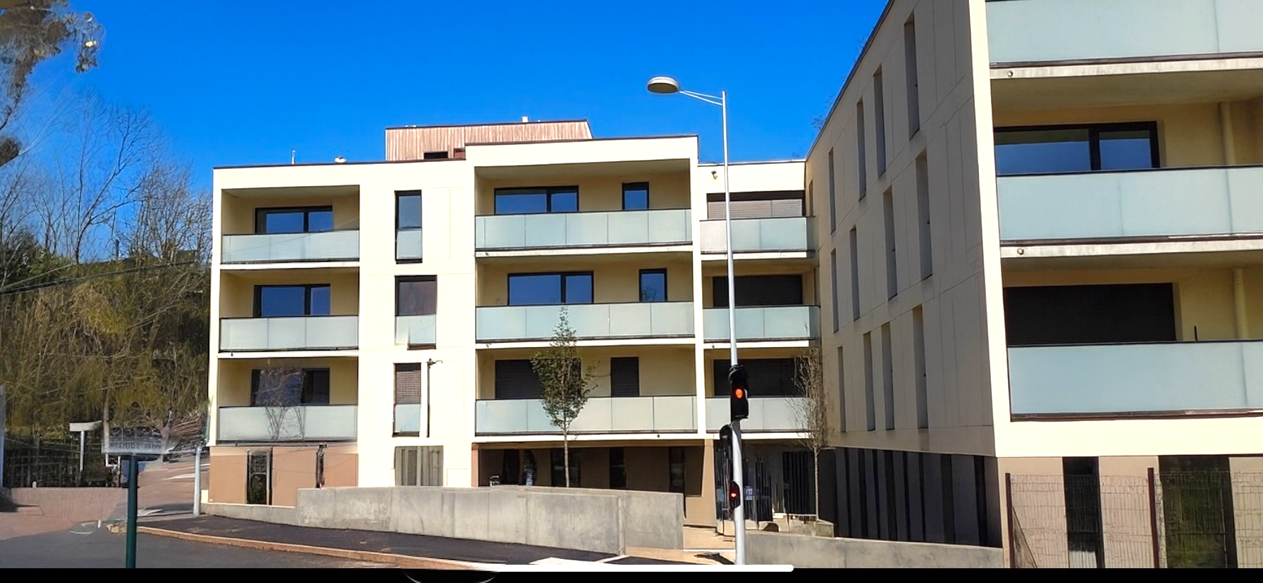 FOR SALE - NEW COMMERCIAL PREMISES 99 M2 NANCY