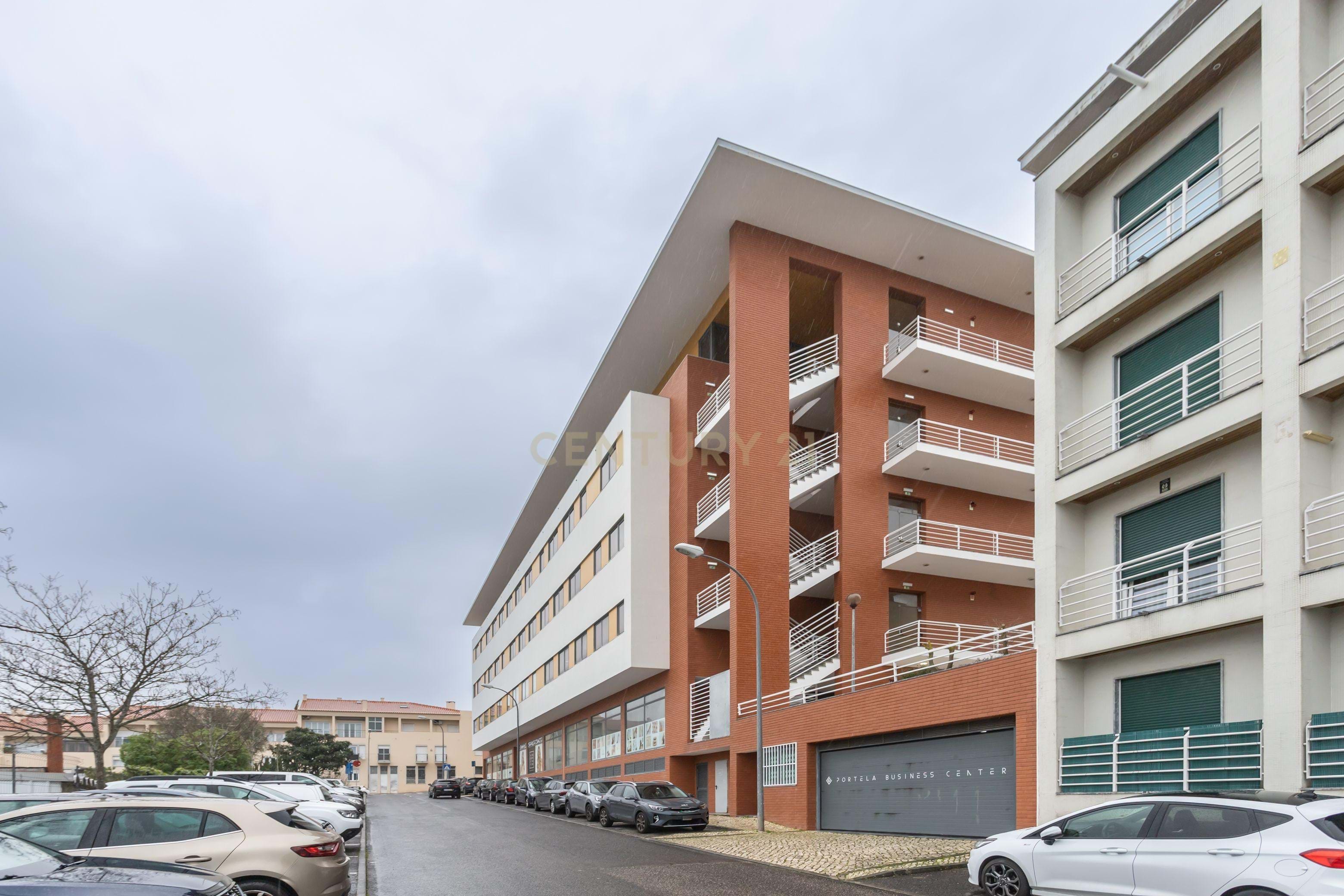 Charming Ground Floor Apartment in City Center with City Views