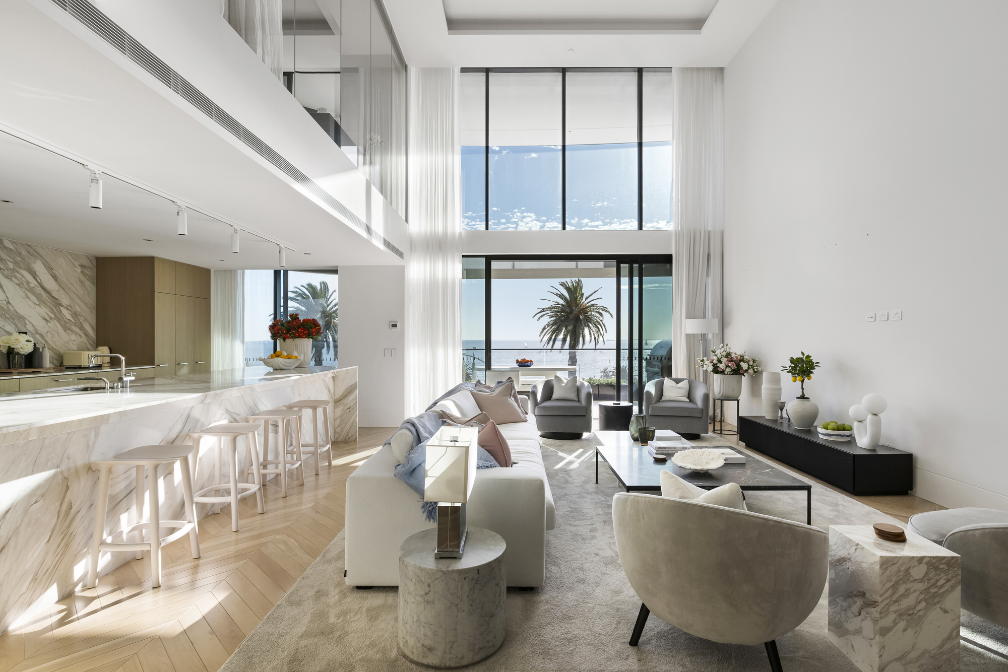 Spectacular Saint Moritz Grand Scale Entertainer